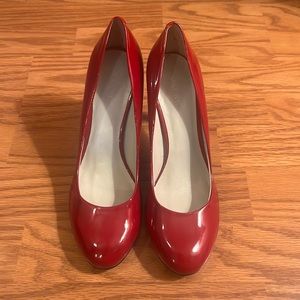 NEW never worn Nine West cherry red pumps